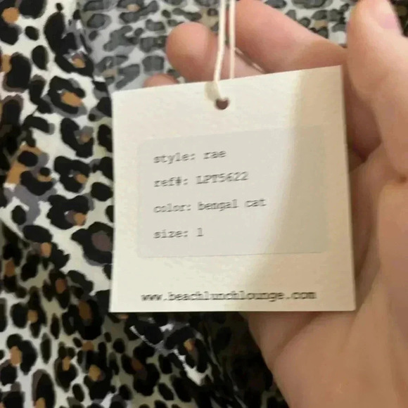 Beach Lunch Lounge Button Down Short Sleeve that Ties Leopard Size Large NWT - Picture 7 of 12